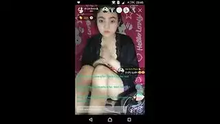وجه جميل، رجل ضخم: مراهقة تأخذ كل بوصة في فمها
