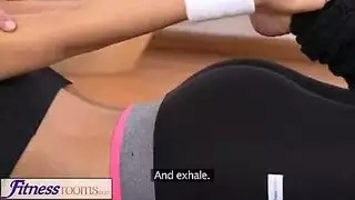 الأب يعلم الجرو درسًا بالصفعات والاختراق العميق للكس