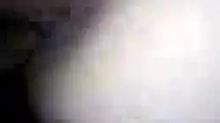 الثعلبة المثيرة تفاجأ بعمل شفاه عميق للحلق