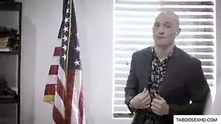 تون أظافر طويلة ايمو