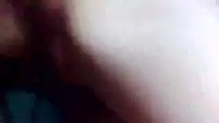 عربية كبيرة الثديين تعبث بفرجها الحليق بقوة