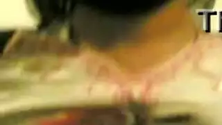 مراهقة عربية مثيرة تكشف كل شيء على كاميرا الويب