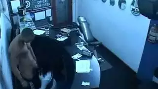 كاميرا الأمن تلتقط موظفة الاستقبال في جنس صريح بالمكتب