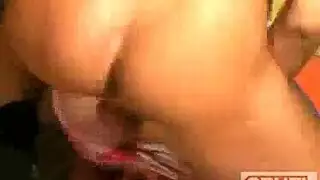 ضرب قاسي من الشقيق الزوجي المراهق على الشقيقة الزوجية المستعدة