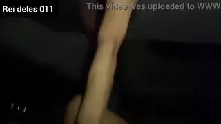 كارين أوليفر تعطي اللسان المكثف في شارع مزدحم، عمل كريامبي بين الأعراق مع هيمنة الهواة