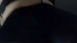 أبي غائب، وزوجة الأب المراهقة تُملأ بالسائل المنوي