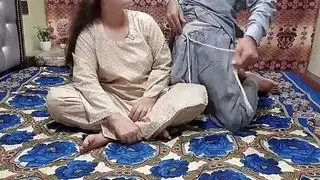 الرئيس العربي يأخذ مؤخرة الفتاة الباكستانية في إباحية شرجية قاسية