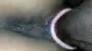 ‫جميلة ذات خصلات دافئة، شينا رايدر تمتلئ فتحاتها الضيقة‬