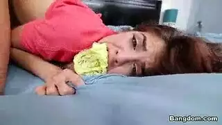 نيك بنت صغيره من اسود