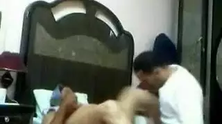 مشهد جنسي سري وحار لفتاة مصرية جامحة