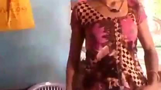 نحيفة ، امرأة ذات شعر أحمر ذات ثدي قوي ، Sandy Pink على وشك الحصول على مارس الجنس بشدة
