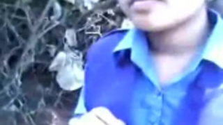الفتيات الكلية الطازجة يعطي اللسان العميق لشخص قابلوه للتو