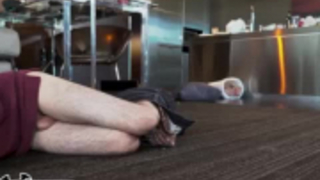 شقراء قرنية تحصل مارس الجنس من قبل رجل أسود ، بينما زوجها ليس في المنزل